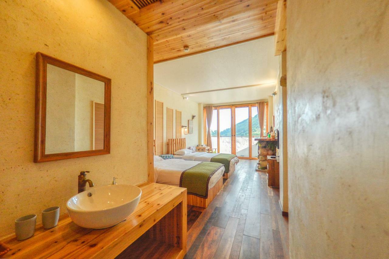 The Lake View Deyishe Resort In Thousand Island Lake Qianwu ภายนอก รูปภาพ